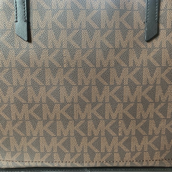 Michael Kors Sylvia Tote Collection - Picture 7 of 12